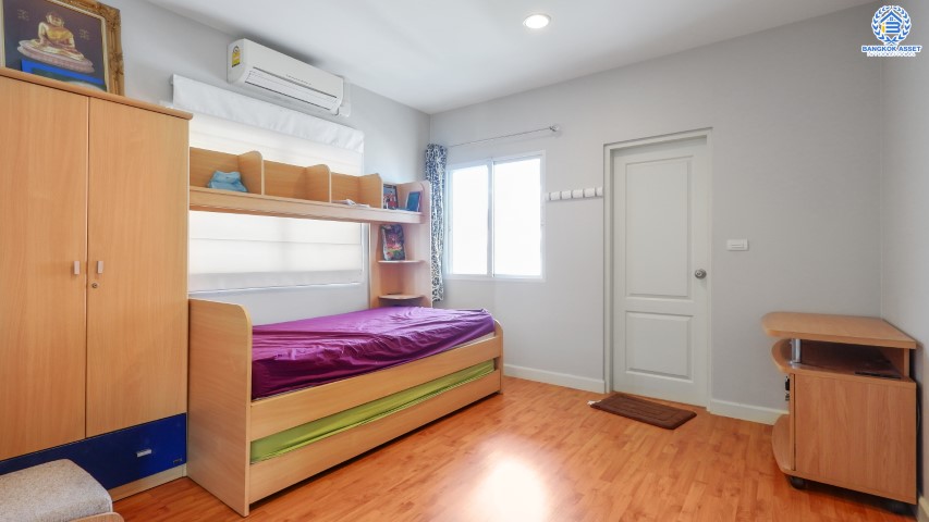 บ้านเดี่ยวมือสองย่านนนทบุรี ม.บางกอก บูเลอวาร์ด ราชพฤกษ์-พระราม5 หลังมุม! เนื้อที่ 56 ตร.ว. ตกแต่ง Built-in ฟังก์ชัน 3 ห้องนอน 4 ห้องน้ำ 2 ที่จอกรถ พร้อมอยู่ บนทำเลเดินทางสะดวก ติดถนนราชพฤกษ์ ใกล้วงเวียนพระราม 5 , The Walk ราชพฤกษ์...